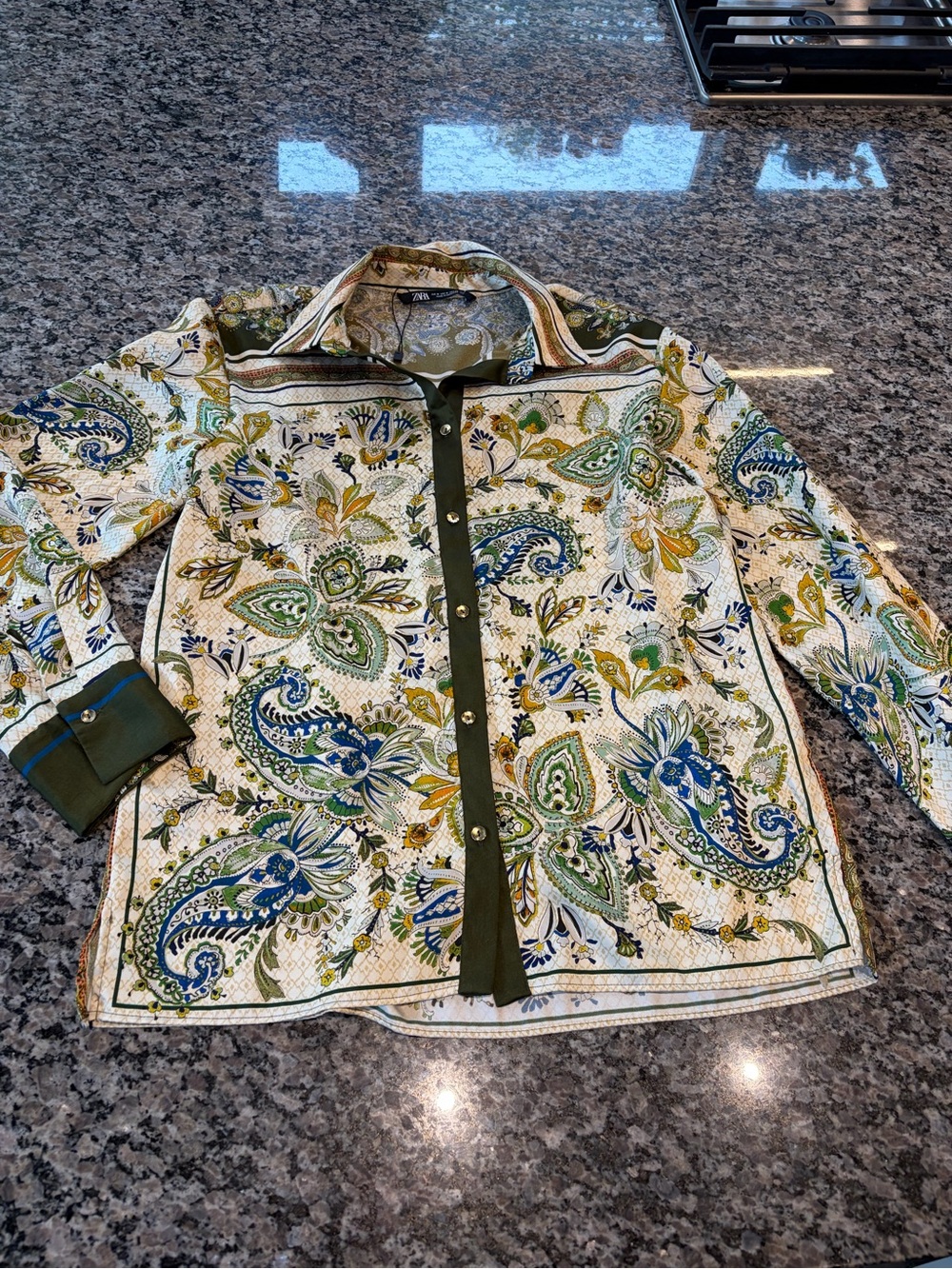 Zara Cream Paisley Button-Down Shirt with Green Trim